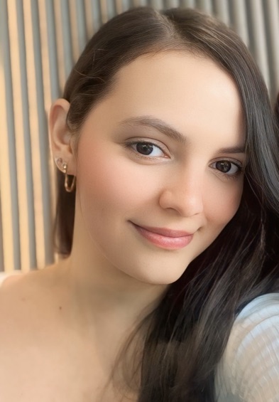 Andrea, adult woman online for a live girl video call