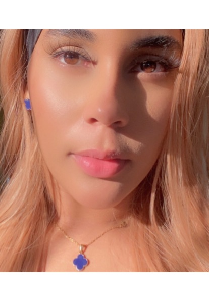 Yazz, adult woman live on a private girl video call